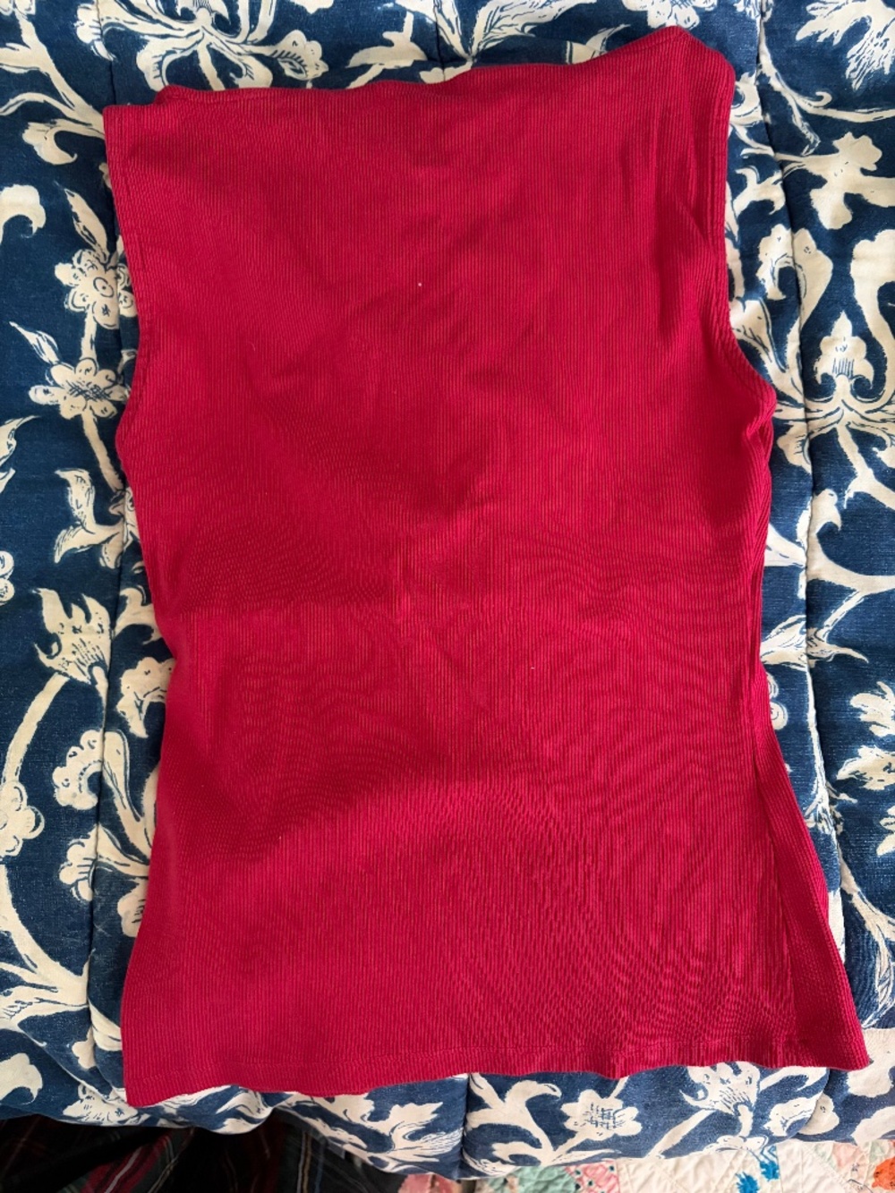 Womens Red sleeveless shirt